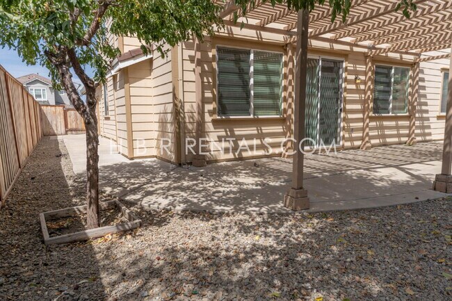 Spacious 5-Bedroom Retreat with 3 Full Baths in Beautiful Tracy – Your Perfect Home Awaits on Ten...