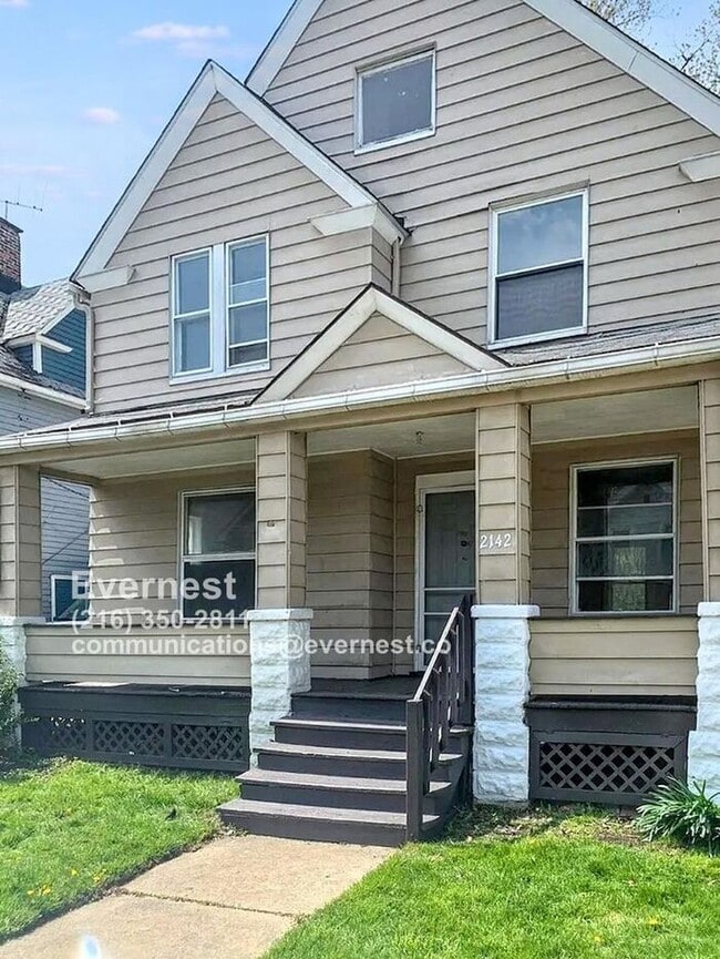 Charming 3-Bedroom Duplex in a Convenient ... - Charming 3-Bedroom Duplex in a Convenient ... House