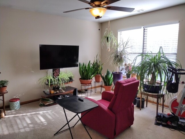 Photo - 950 Monterey Way Unidad I