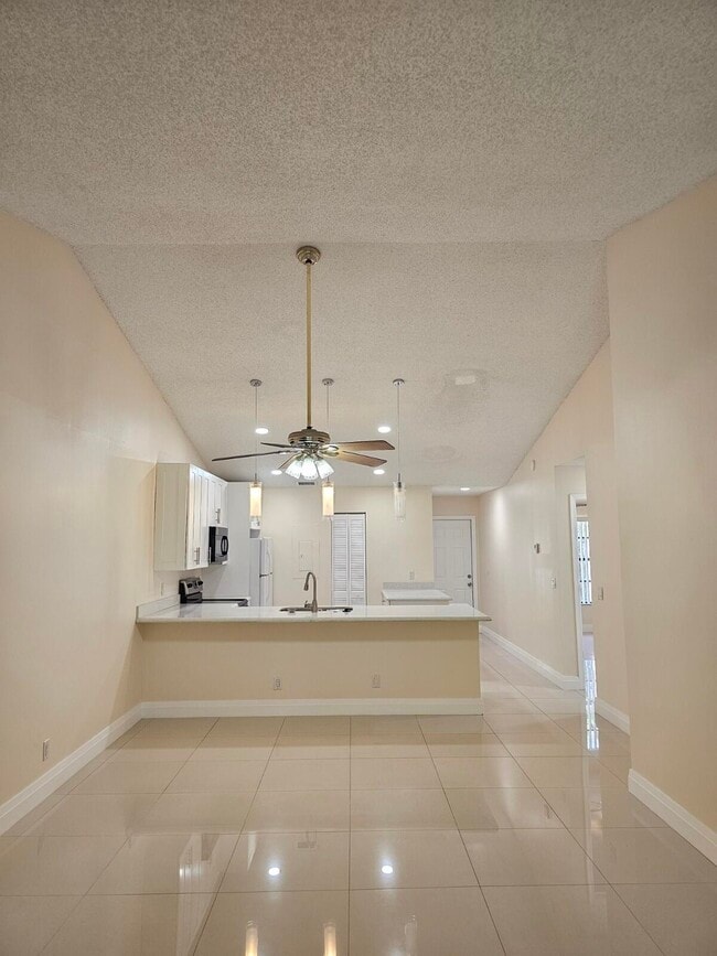 Building Photo - 480 Hardwood Pl Rental
