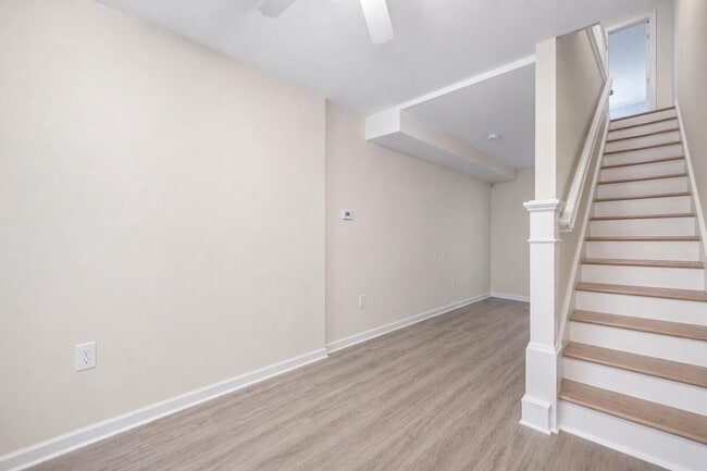 Photo - 1359 Crease St