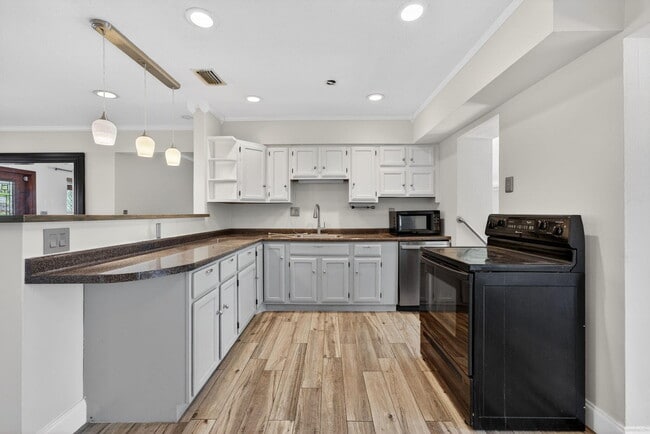 Photo - 624 NW 28th Ct