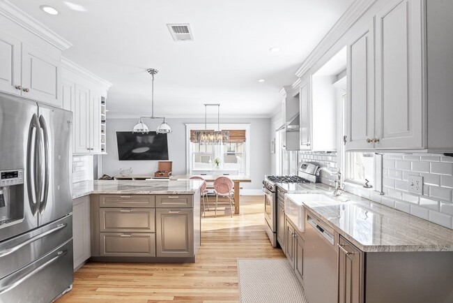 Building Photo - 16 Alvarado Ave Rental
