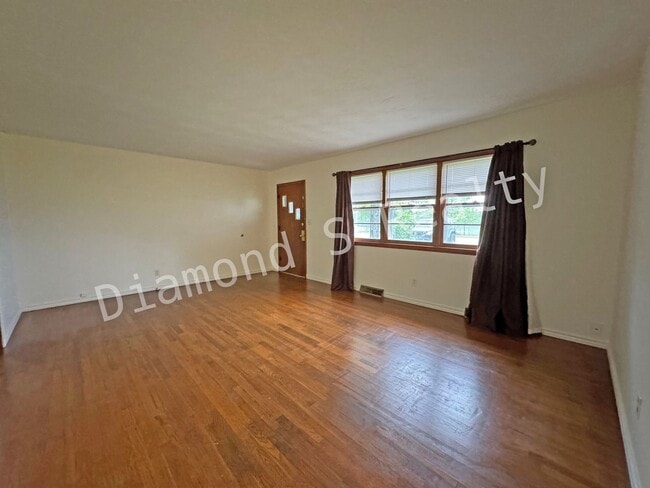 Photo - Great Location - 3 Bedroom/1 Bath Home for Lease!