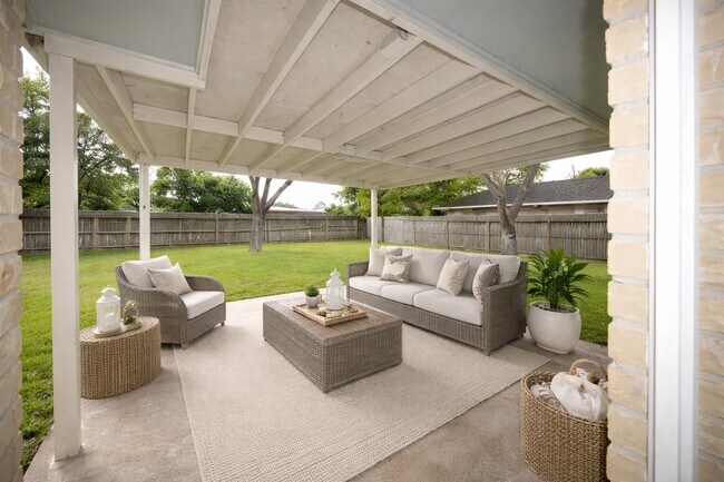 Photo - 15923 Boulder Oaks Dr