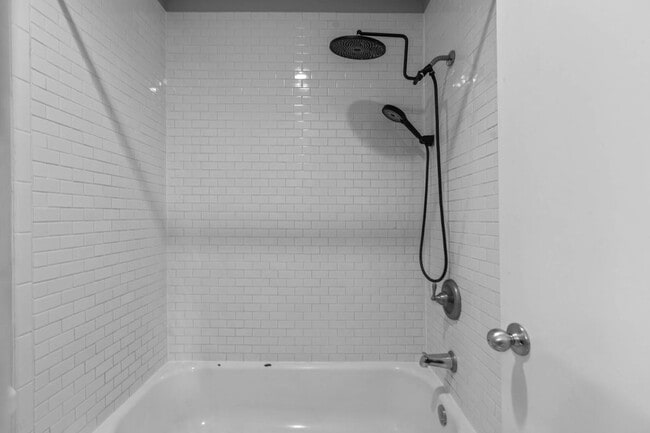 Photo - 5116 Canadian Ave