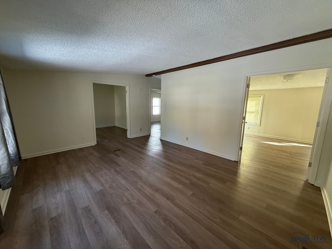 Building Photo - 36 Clyde St Rental