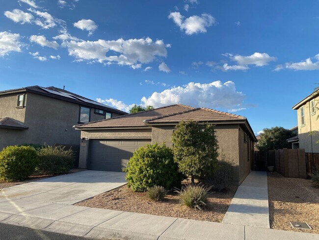 Photo - Spacious 3 Bed 2 Bath Home in Desirable Peoria Location
