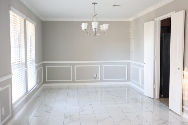 Photo - 6802 Claire Brook Dr