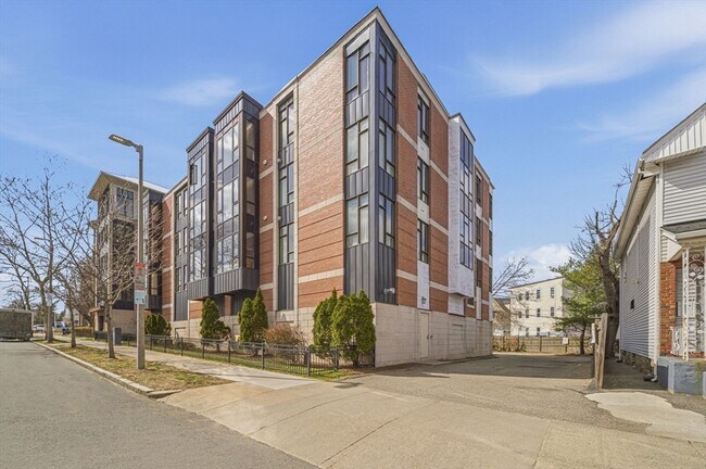 Photo - 533 Cambridge St Unit 105