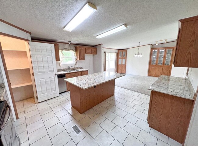 Photo - 24450 Cunningham Dr