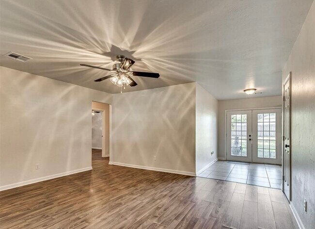 Photo - 1218 E Boyd St