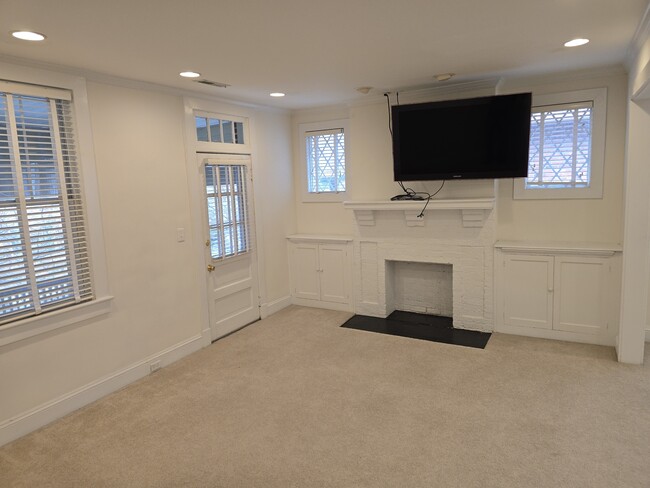 Photo - 621 W Princess Anne Rd