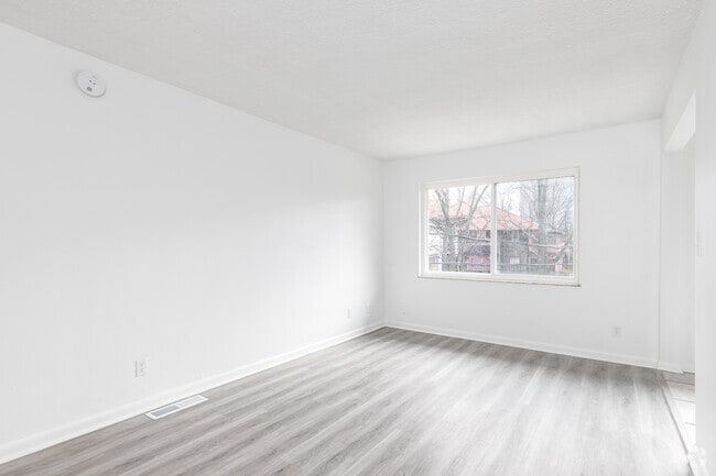 1BR, 1BA - 650SF