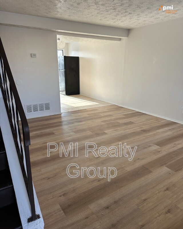 Photo - 600 Commerce Ave NW