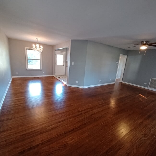 Photo - 353 Irvington Dr