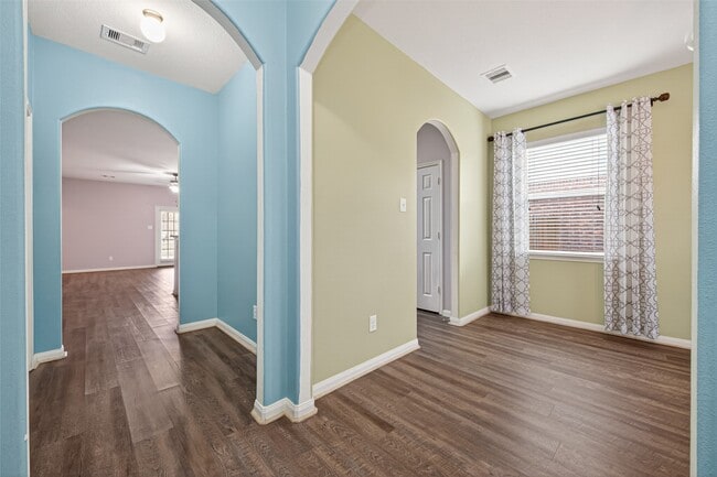 Photo - 30914 W Lost Creek Blvd