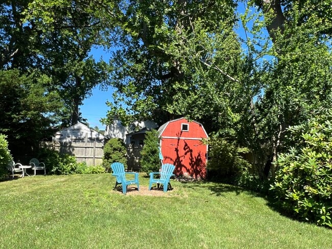 Photo - 80 Holcomb St