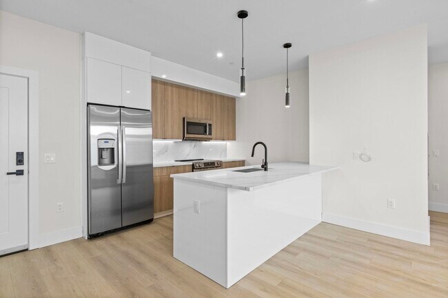 Photo - 4525 Bergenwood Ave Unit 409