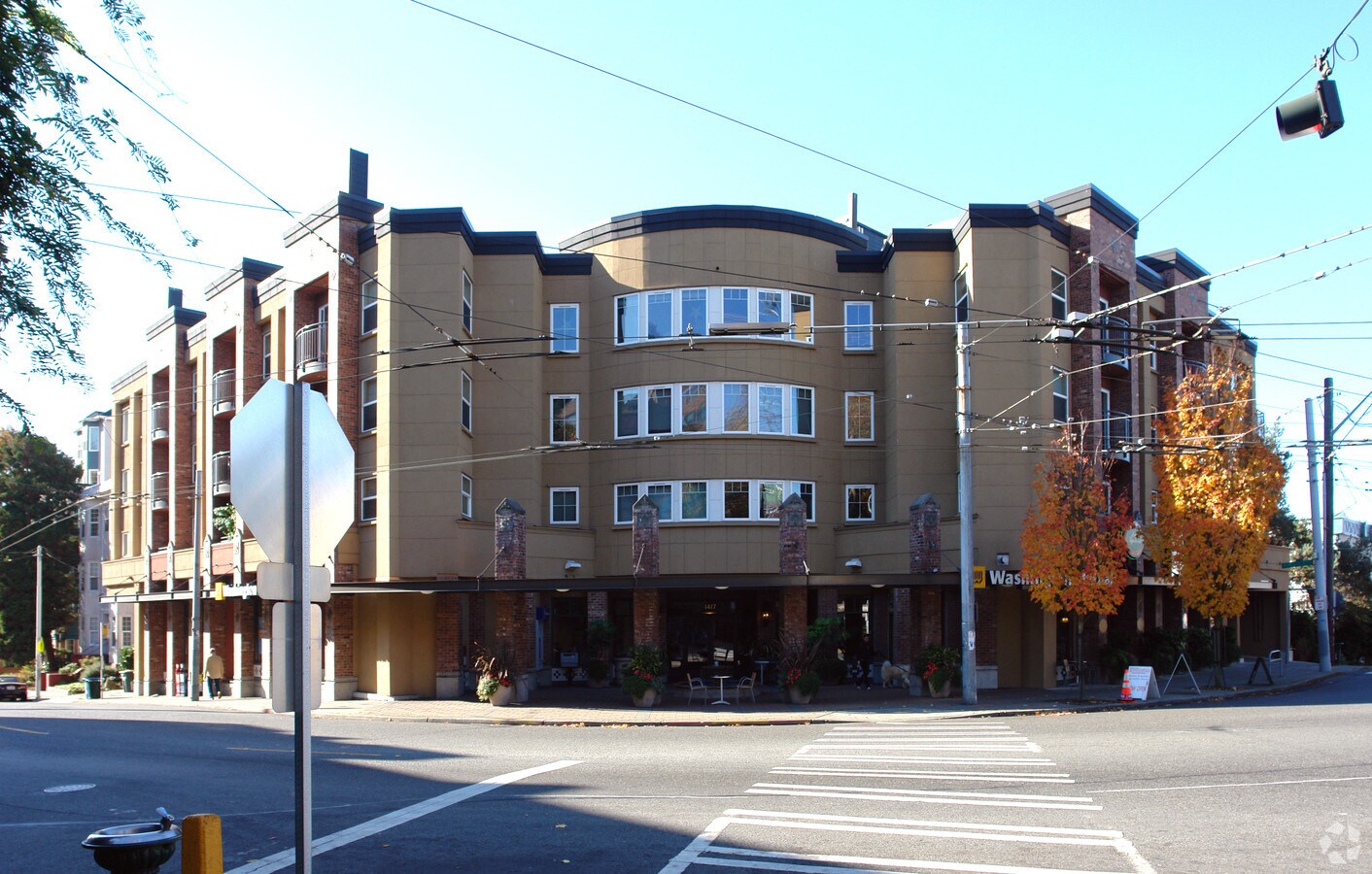 Galer Gardens - Galer Gardens Apartments
