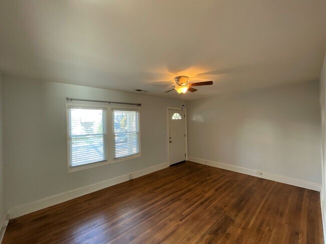 Photo - A0U02-1728 & 1730 Matheson Ave. Unidad A0U02- 1728 Matheson Ave.