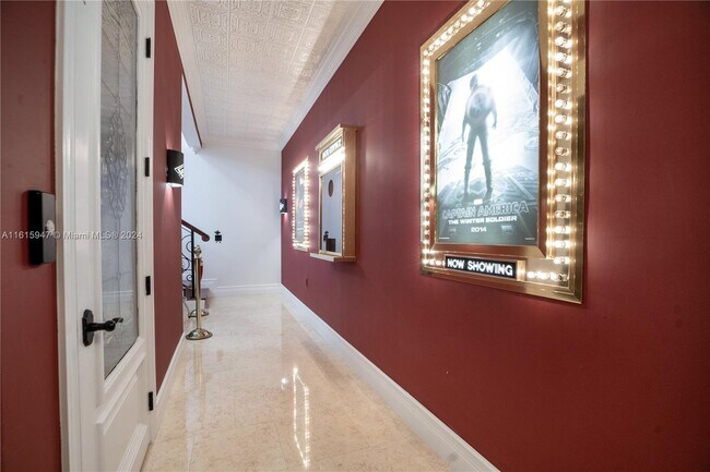 Photo - 2942 SW 4th Ave