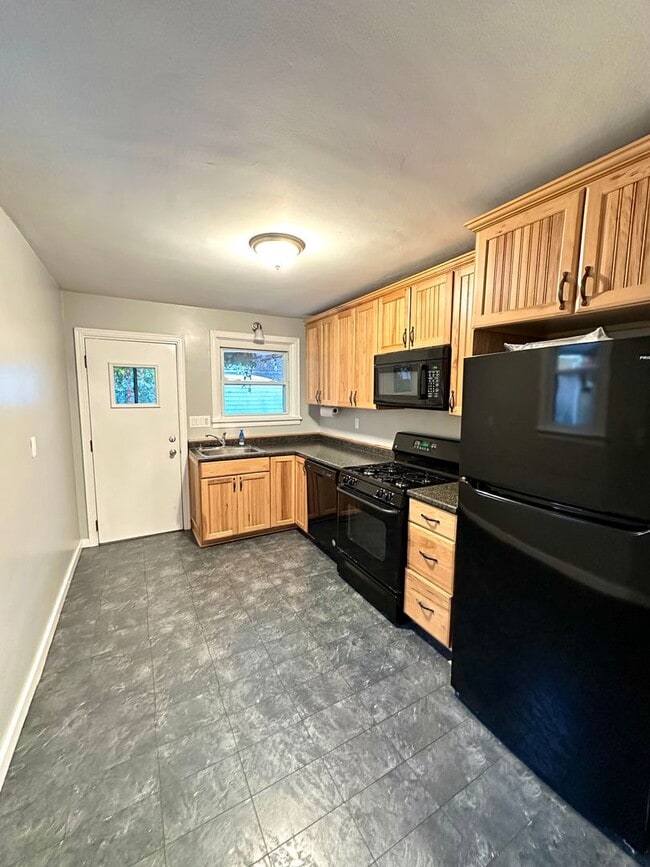 Photo - Charming 2 Bed, 1.5 Bath w/ Bonus Space in...