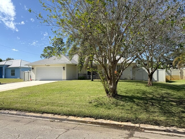 Photo - 1835 17th Ave SW