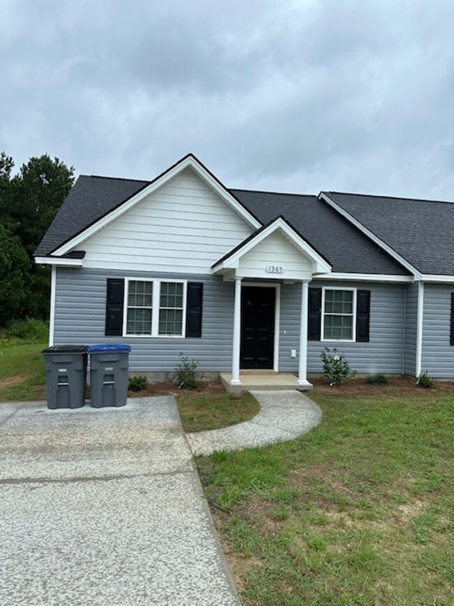 Photo - 1365 Northridge Dr House