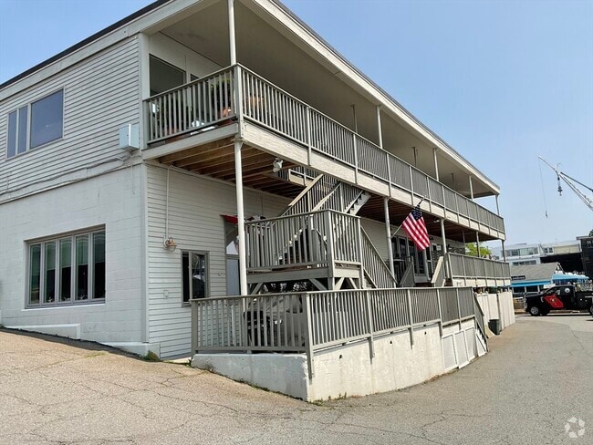 Building Photo - 8 Ferry Ln Unit 5 Rental