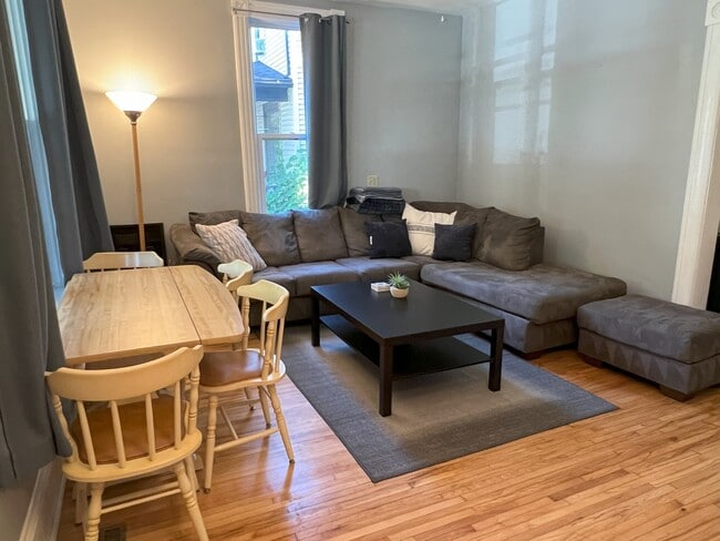 Living Room - 1100 15th Ave SE