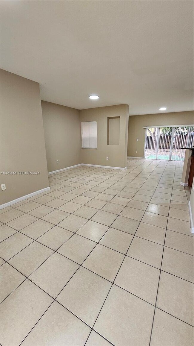 785 SW 6th Pl