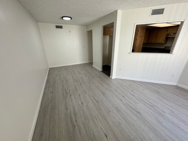 Photo - 4633 Vermont Pl Unidad 209