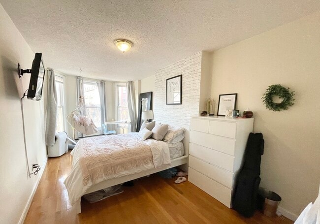 Photo - 588 Columbus Ave