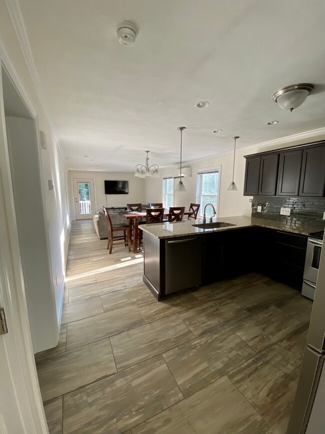 Photo - 425 Troy Rd Unit Apt 1