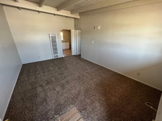 Photo - 302 W Irvington Rd Unidad 4