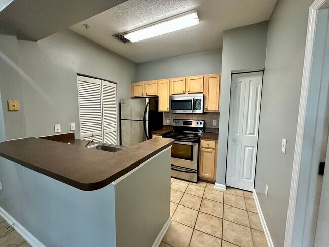 Photo - Madison Pointe Unit 12825 Madison Pointe Circle -  4-206