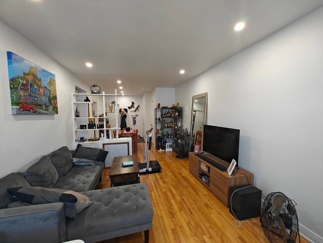 Photo - 4860 Av. Plamondon Unit 9