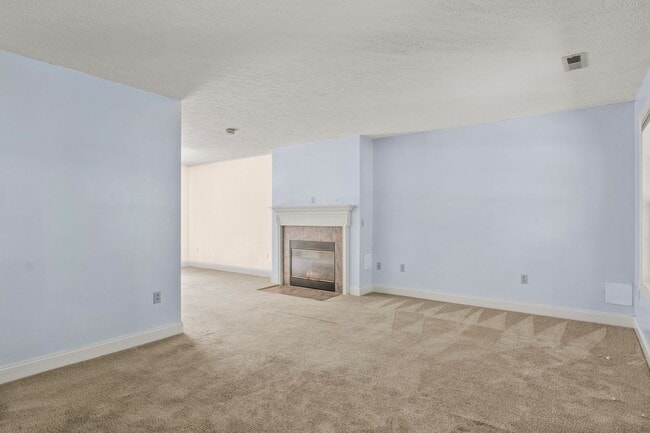 Photo - 3 bed/2.5 bath Off street parking