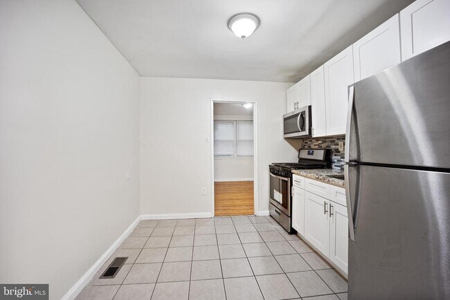 Photo - 5324 N Marvine St