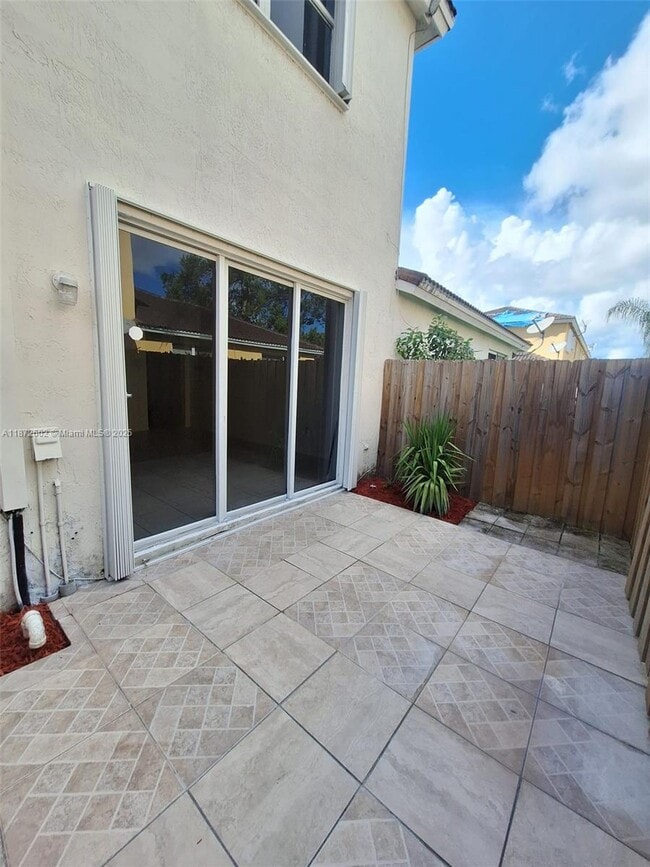 Photo - 955 NE 42nd Terrace