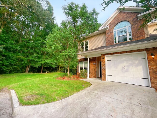 Photo - 301 Kendal Ct