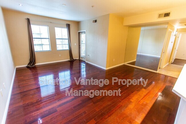 Photo - 5302 E Van Buren St Unidad #3067