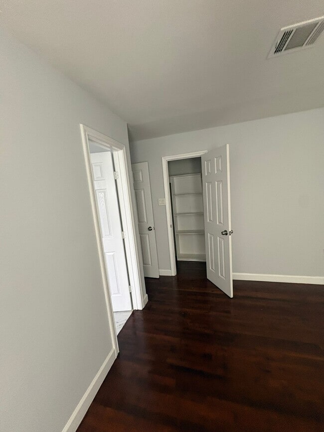 Photo - 3234 Berry St