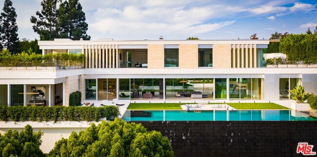 Photo - 642 Perugia Way