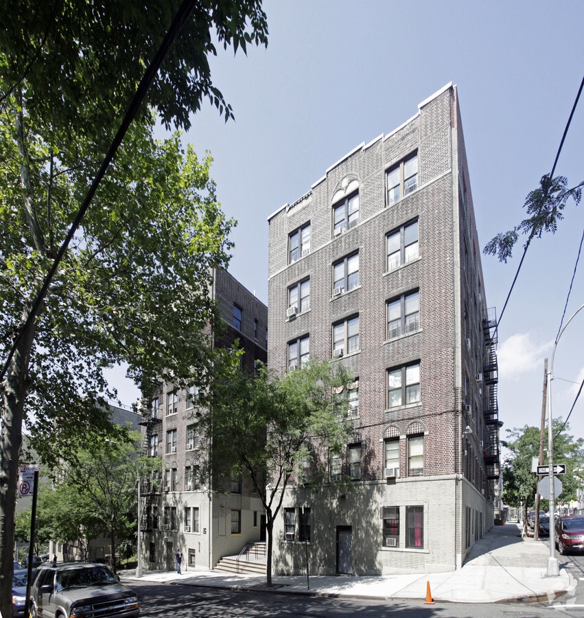 Photo - 957-963 Woodycrest Ave