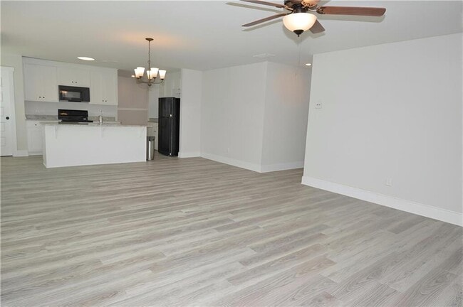 Photo - 45 Haddington Ct