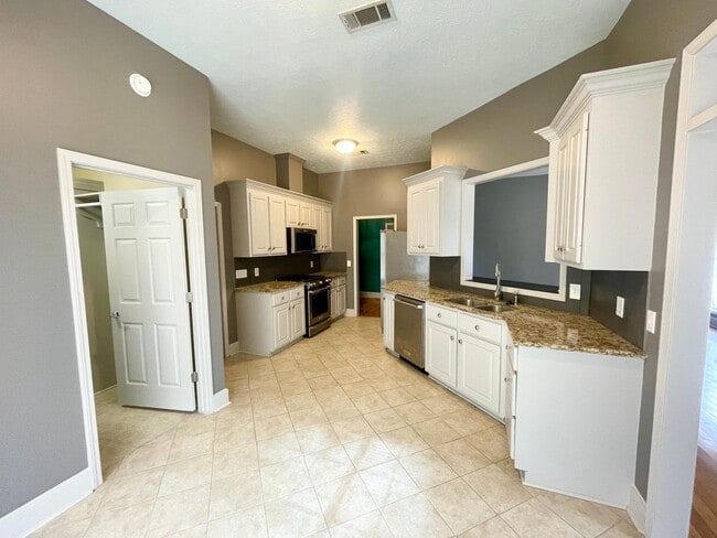 Photo - 3/2 For Rent in Germantown School District!