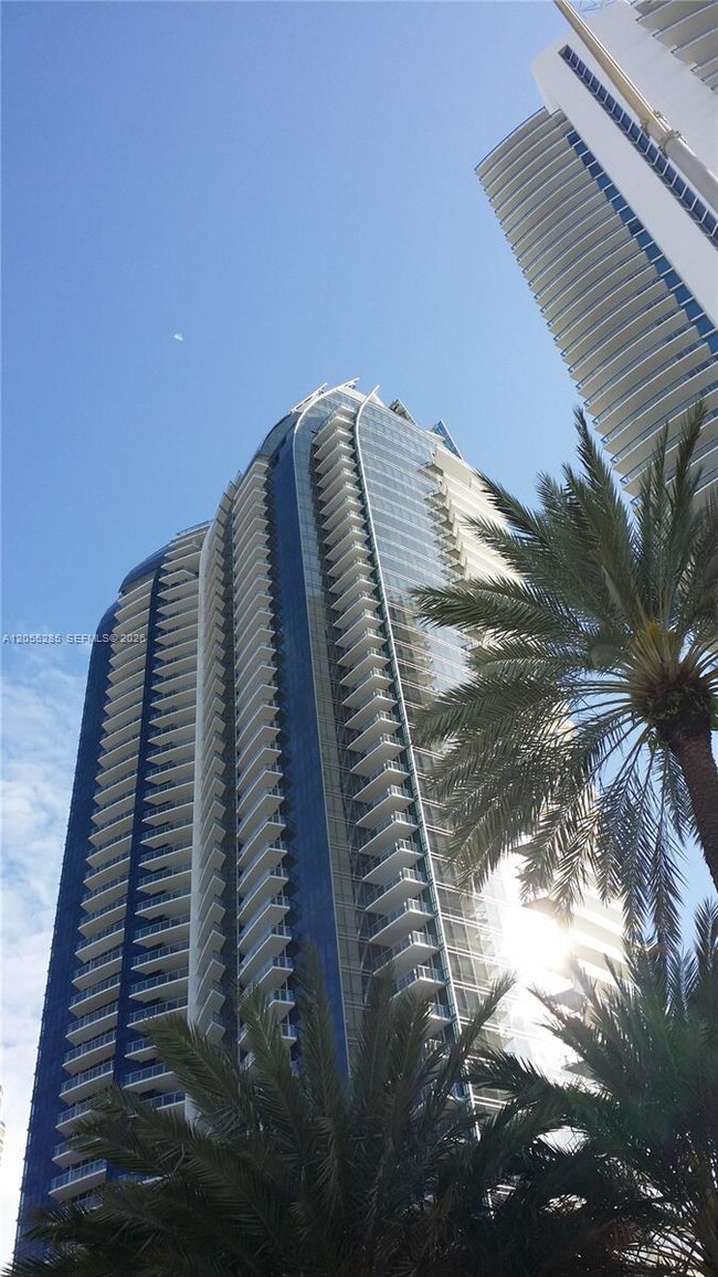 Building Photo - 17121 Collins Ave Unit 2306