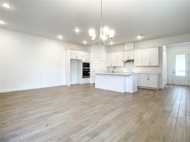 652 Kimber Ln